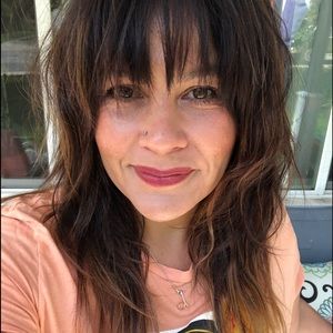 Meet your Posher, Denise